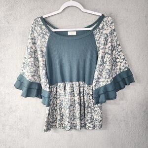 Hailey & Co Top Floral Sage Green Peplum Layered Flutter Sleeve Womens Medium